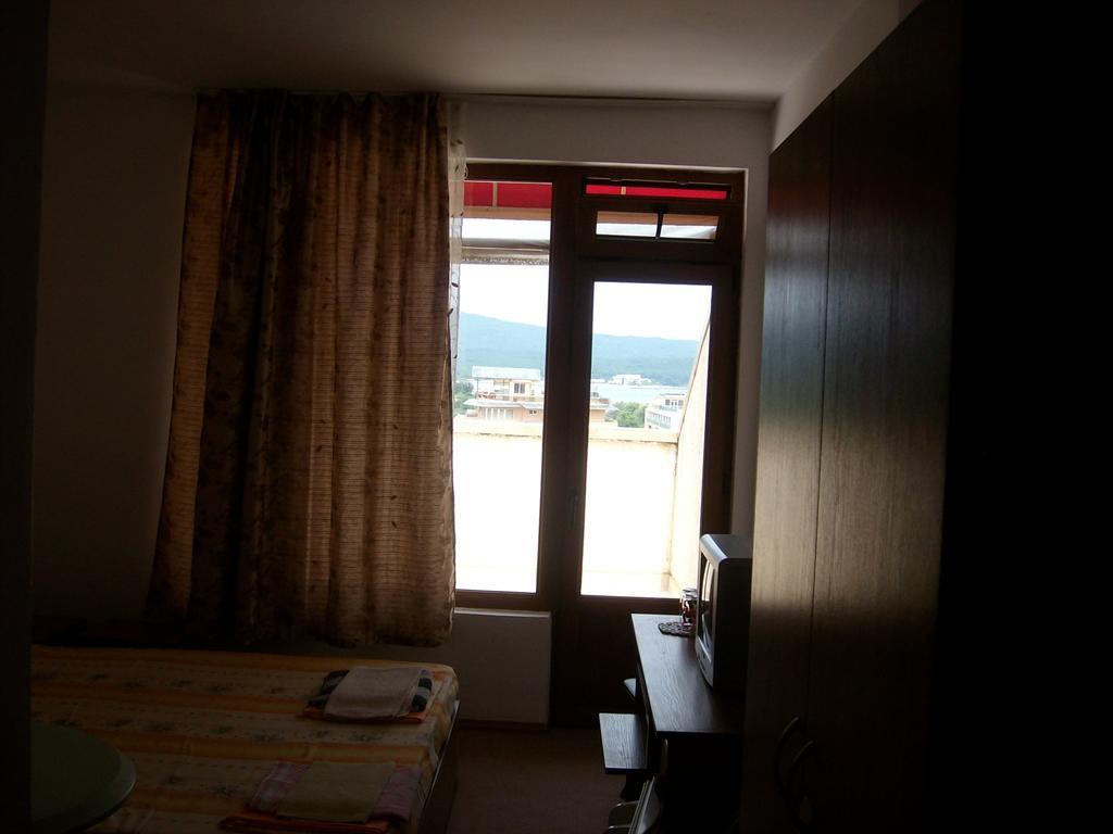 פרימורסקו Hotel Neven מראה חיצוני תמונה