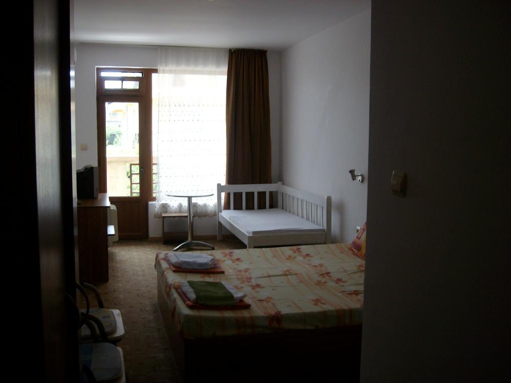 פרימורסקו Hotel Neven חדר תמונה