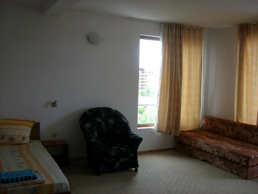 פרימורסקו Hotel Neven מראה חיצוני תמונה