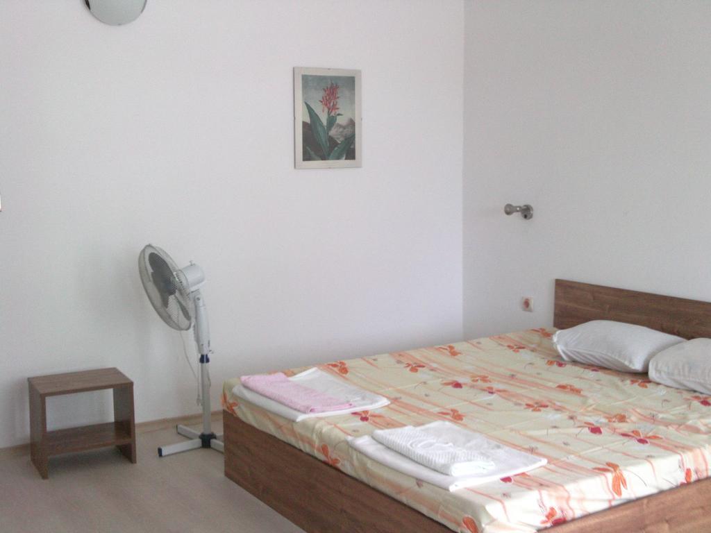 פרימורסקו Hotel Neven מראה חיצוני תמונה