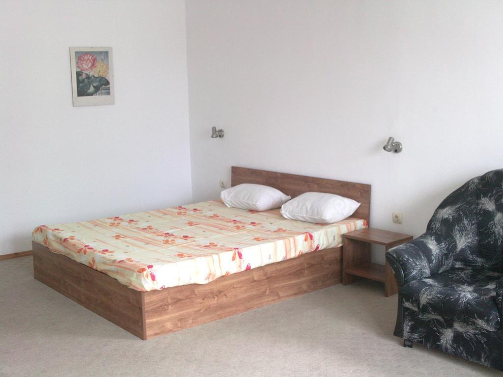 פרימורסקו Hotel Neven מראה חיצוני תמונה
